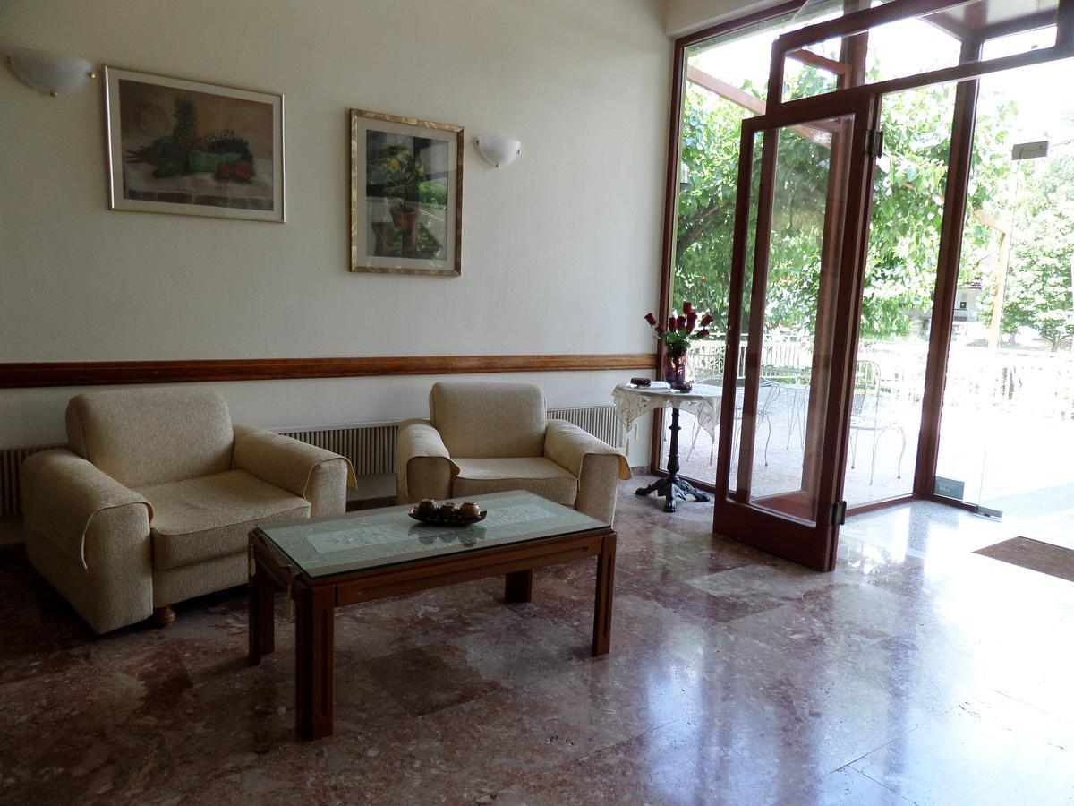 Hotel Astron Loutra Ipatis Esterno foto