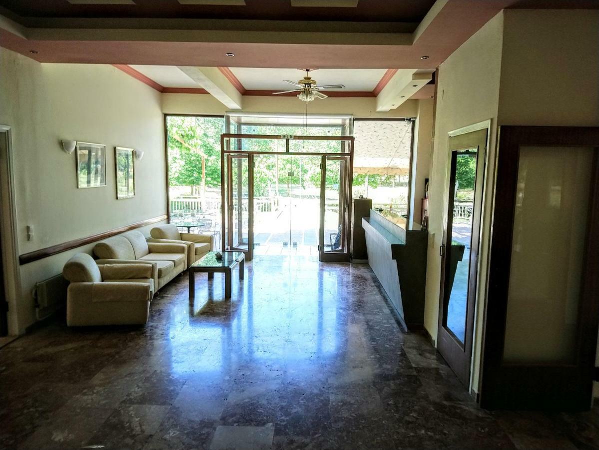Hotel Astron Loutra Ipatis Esterno foto